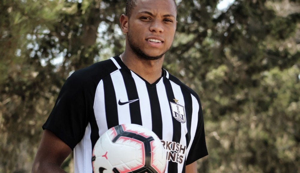 bougrine des academies JMG football signe avec-neftchi